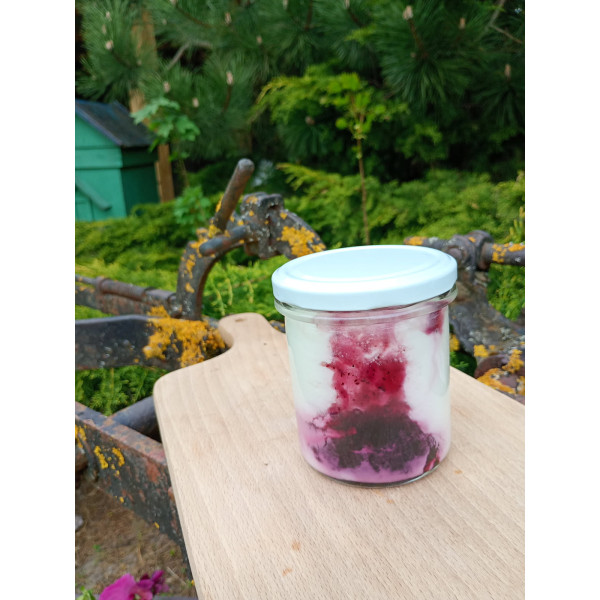 Jogurt z mleka koziego 300 ml / z dodatkiem owoców borówki /